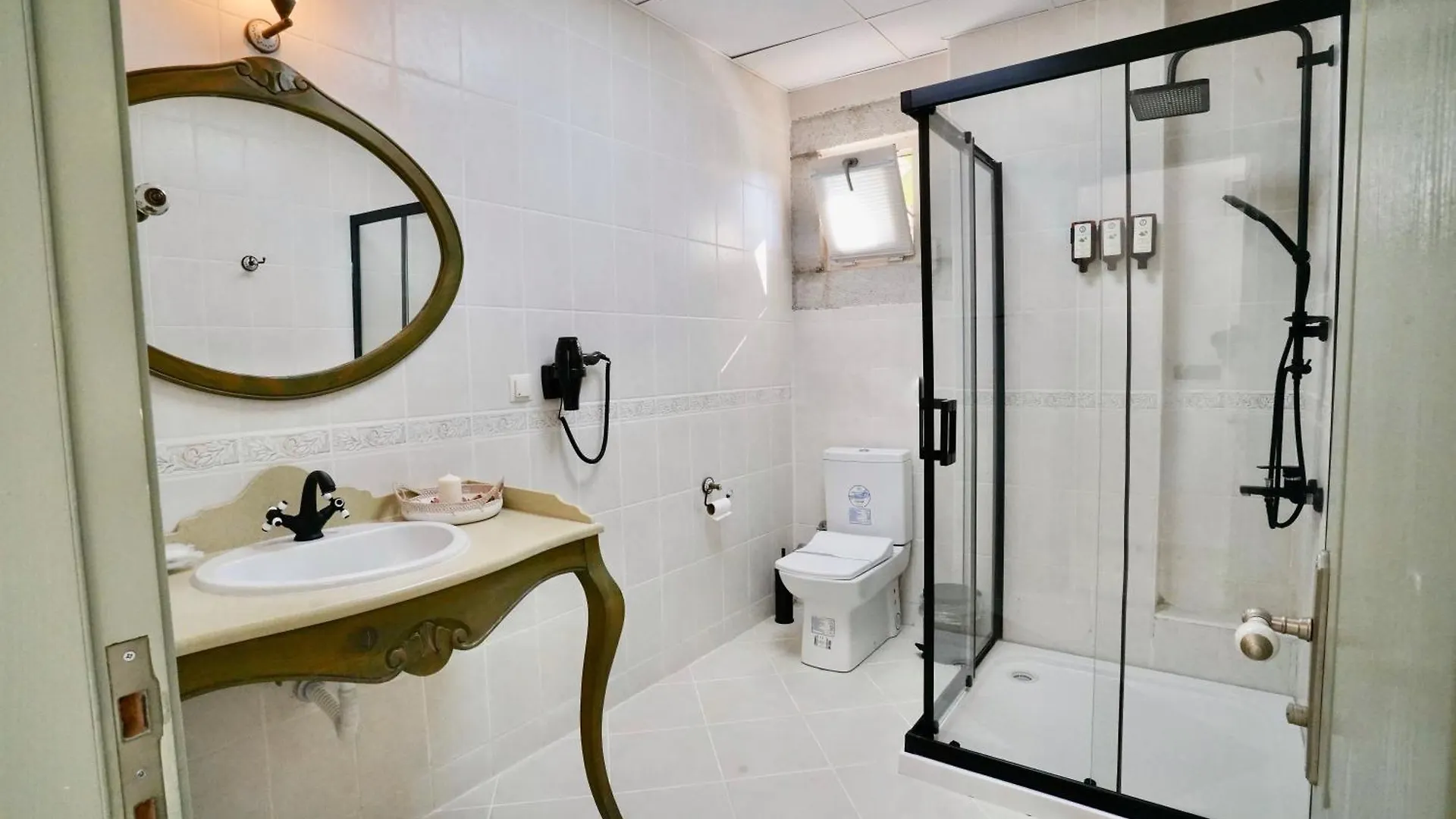 Cumbalica Flora Hotel Çeşme